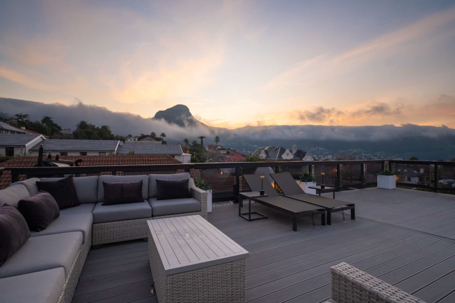 7 Bedroom Property for Sale in Oranjezicht Western Cape